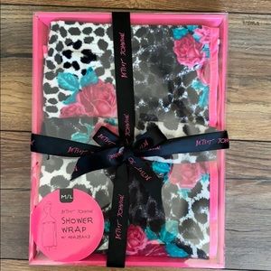 New Betsy Johnson shower wrap with headband